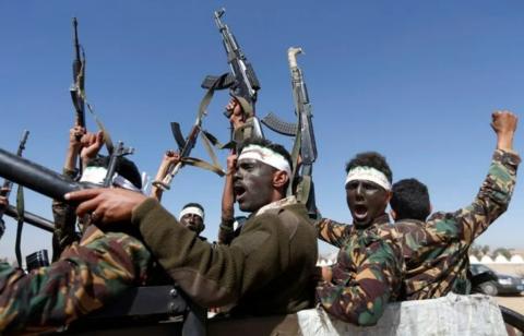 Yemeni government renews accusation of the Houthis of threatening international navigation