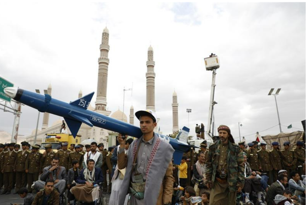 Yemen : Houthi rebels' attack severely damages a Belize-flagged ship in Bab el-Mandeb Strait