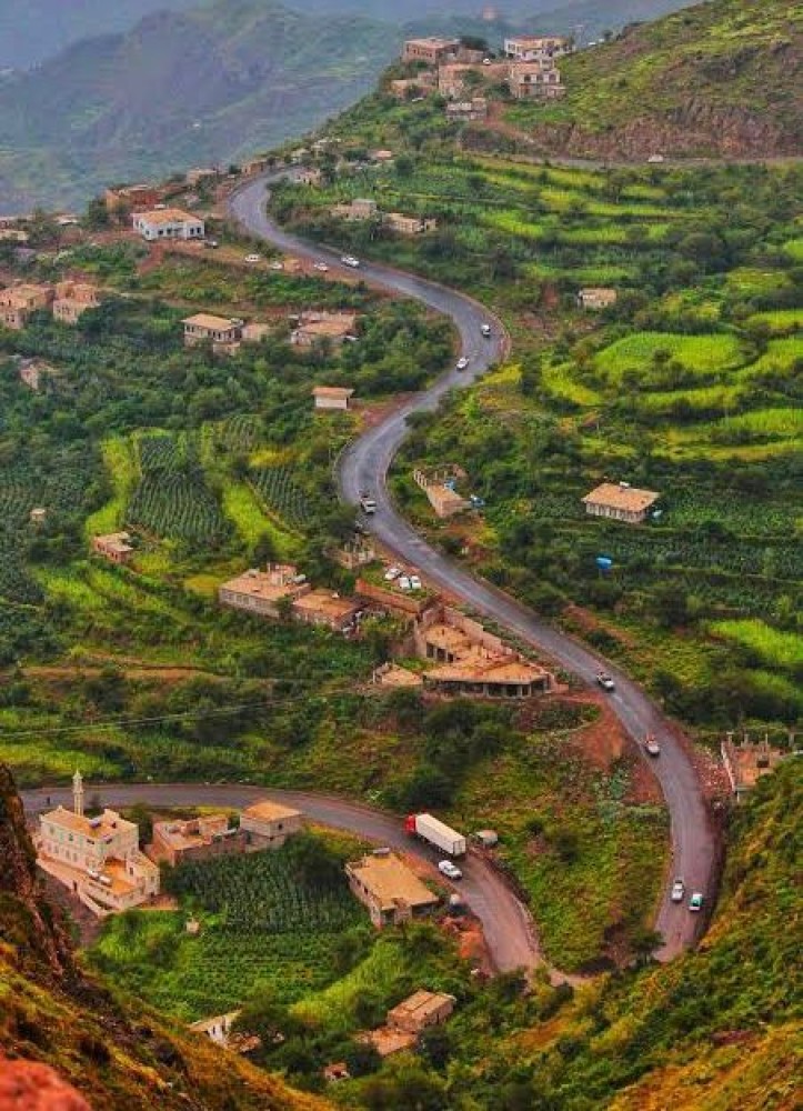 Yemen's Houthis Continue Digging Extensive Military Tunnels in Southern Ibb Highlands