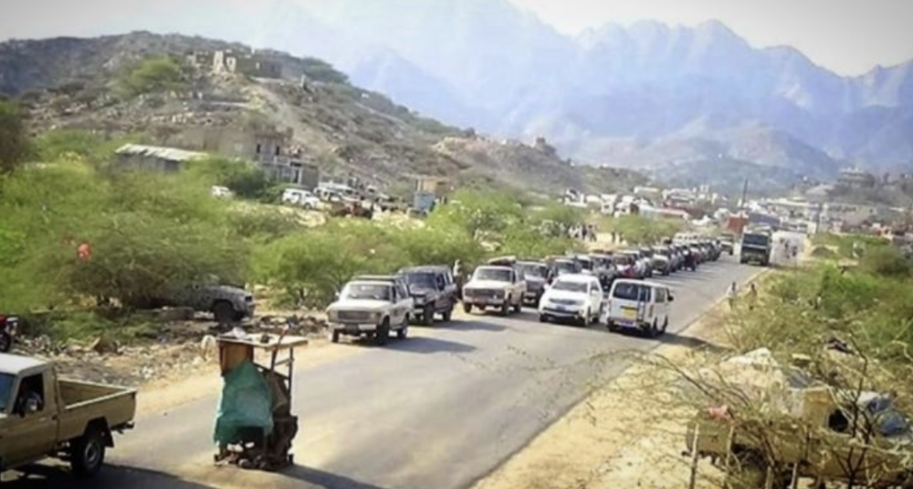 Yemen : Houthi Forces Shut Down Main Eastern Road in Taiz