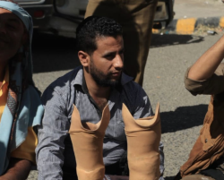 Yemen : Wounded Soldiers Continue Protests in Taiz for Third Consecutive Day