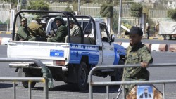 WFP: Houthis Still Holding Nearly 40 Staff Members in Yemen