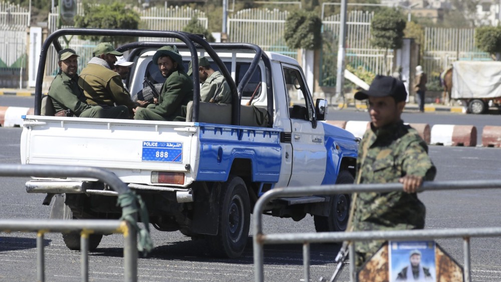 WFP: Houthis Still Holding Nearly 40 Staff Members in Yemen